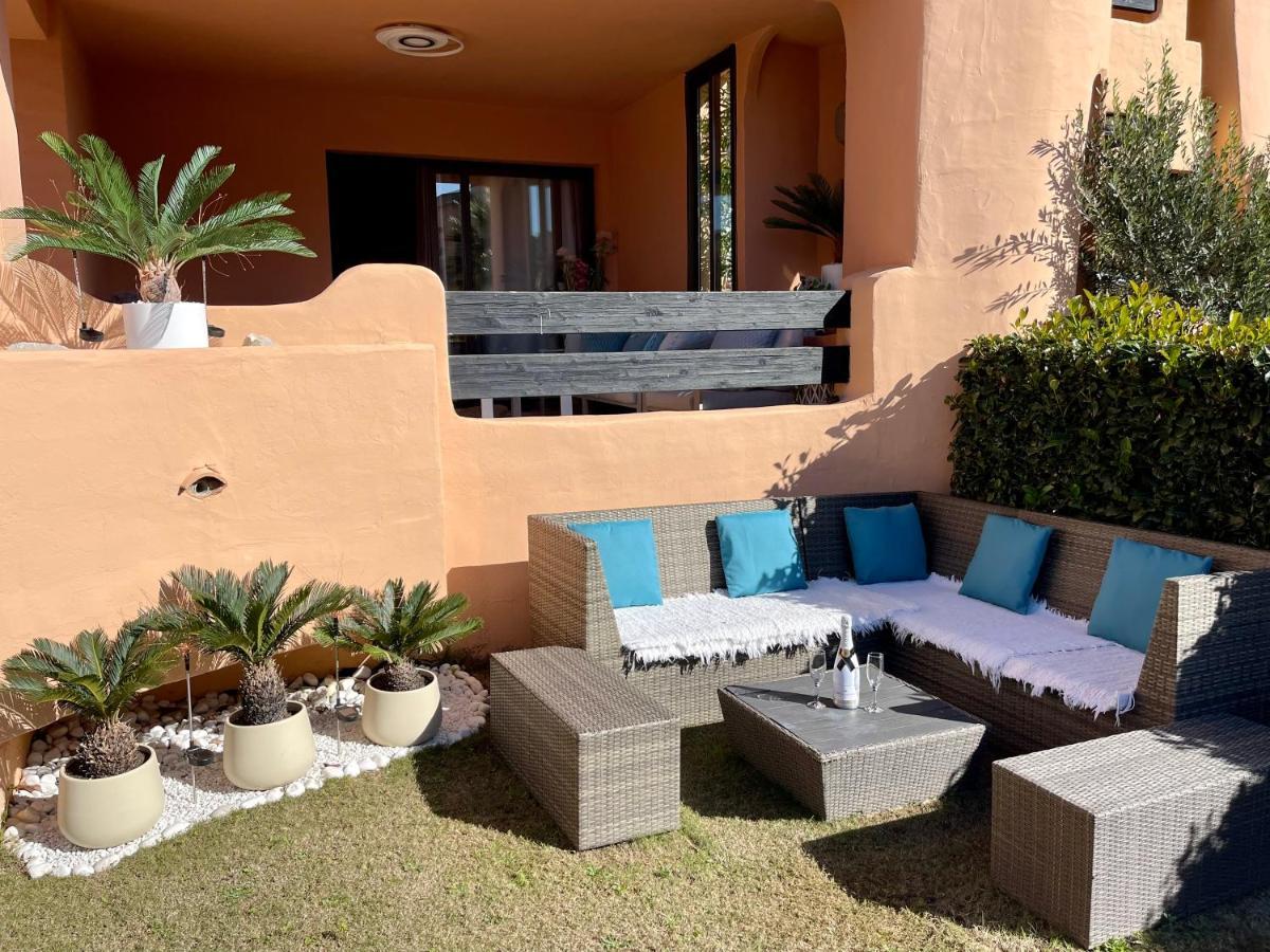 Casares Beach Golf Apartment With Private Garden Direct Pool Access Exterior foto